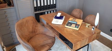 La prenotazione: dalla macchina da scrivere alle mail, facebook e whatsapp