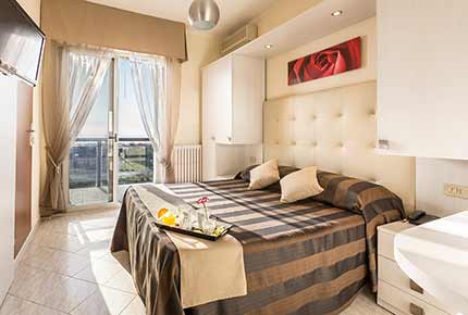 Camera doppia vista mare