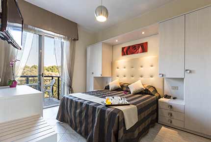 Camera doppia vista montagna