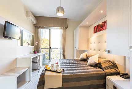 Camera doppia vista montagna